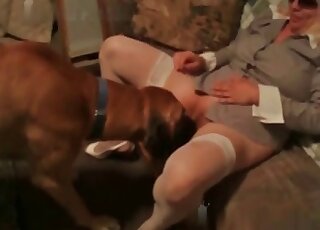 Aged wife is eager to get her wet cunt banged by her canine