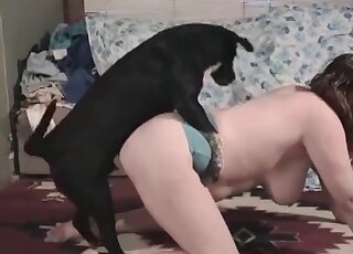 Mature chick gets her itching anal stuffed by her horny dog’s cock