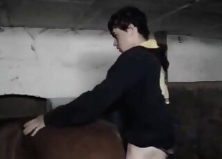Horny guy enjoys his first zoo sex experience with a horse